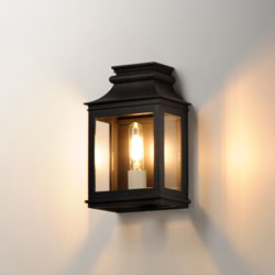 Savannah VX Small Outdoor Sconce